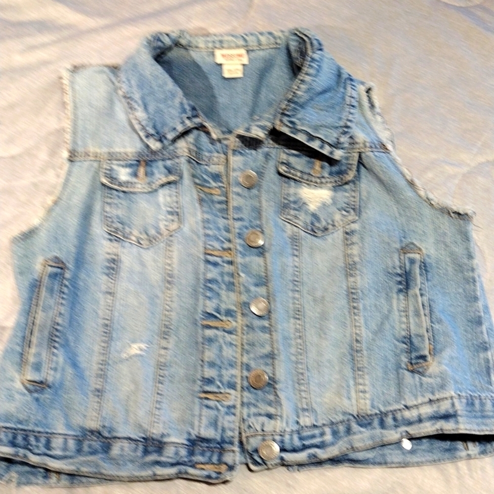 Mossimo SZ XXL DENIM VEST FACTORY DISTRESSED